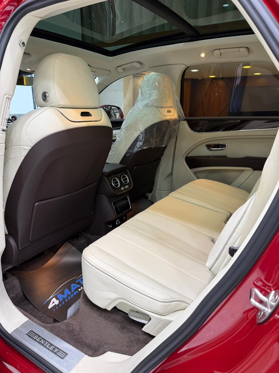 
								Bentley Bentayga 2022 full									