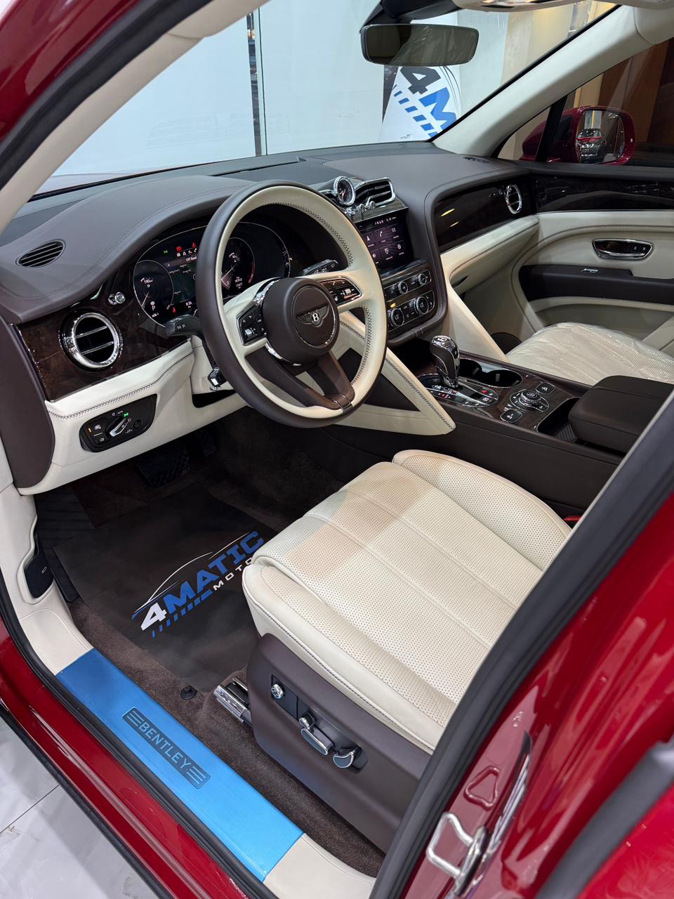 
								Bentley Bentayga 2022 full									