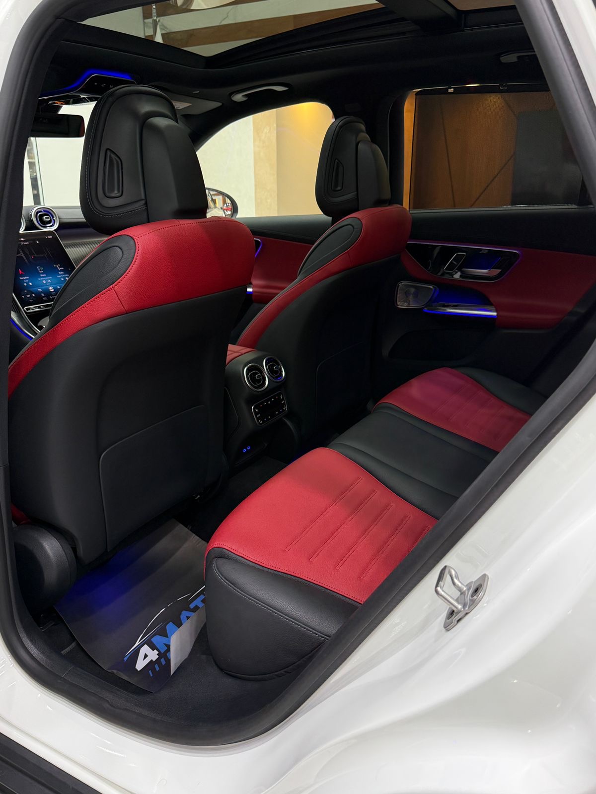 
								Mercedes-Benz GLC GLC 43 AMG 4Matic 2024 full									