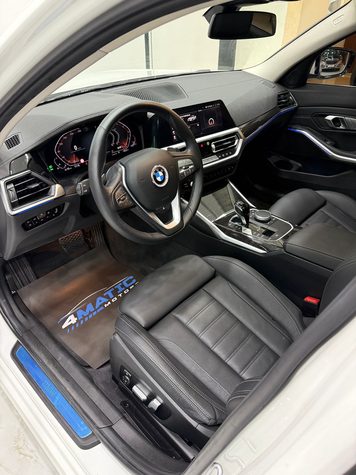 
								BMW 3-Series 320i 2022 full									