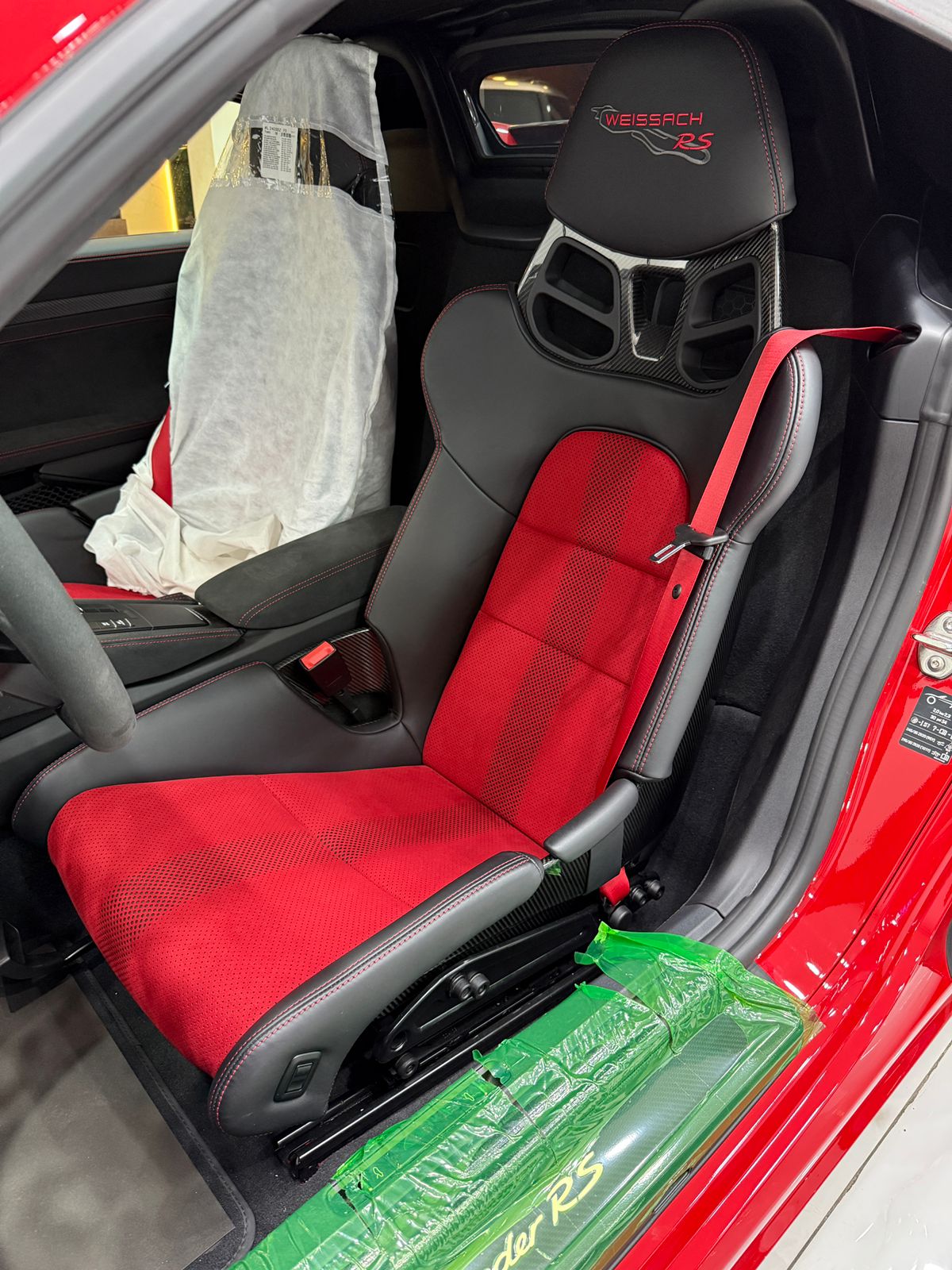 
								Porsche 718 Spyder Spyder 2024 full									