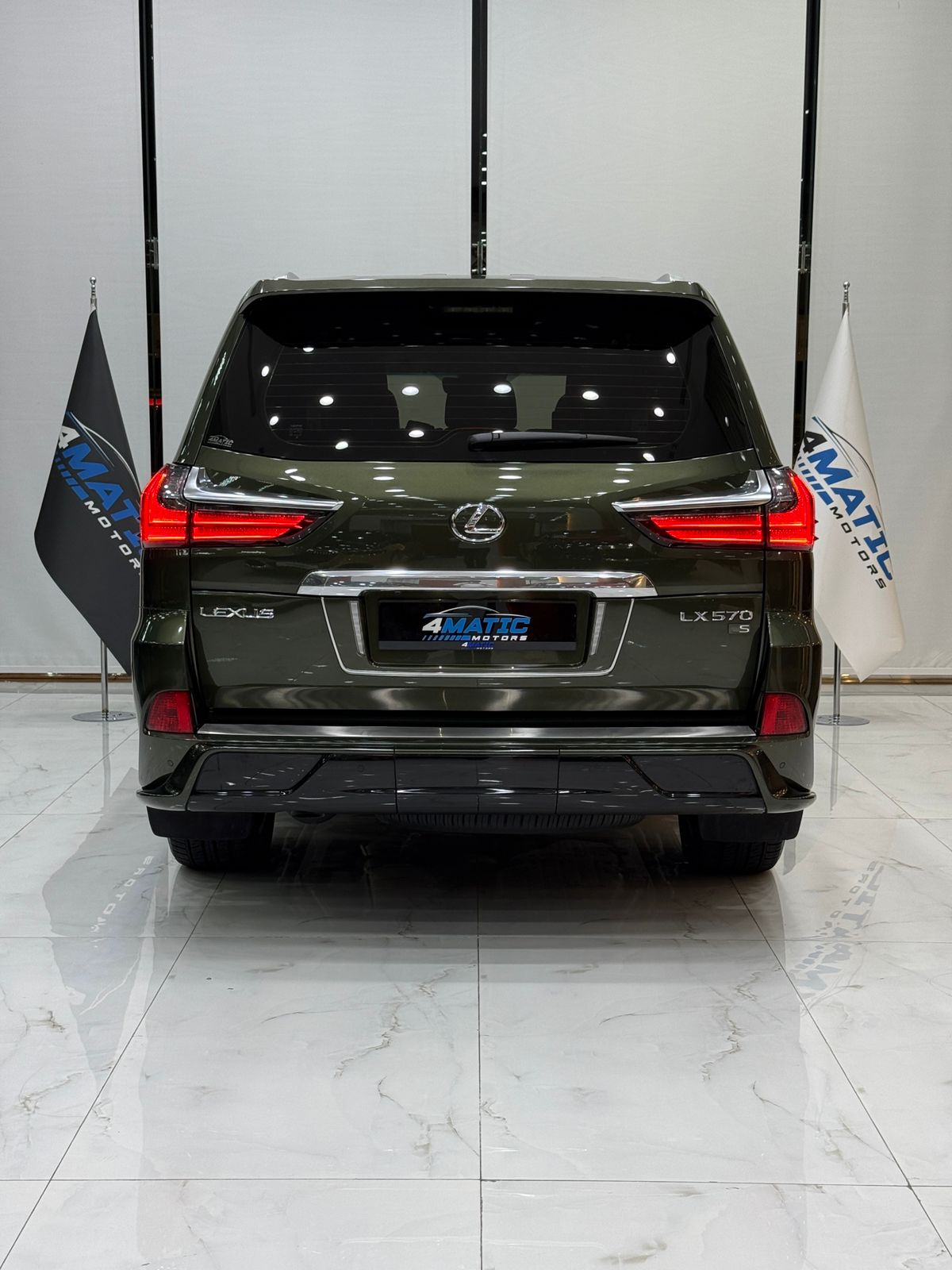 
								Lexus LX-Series LX 570 Signature 2021 full									