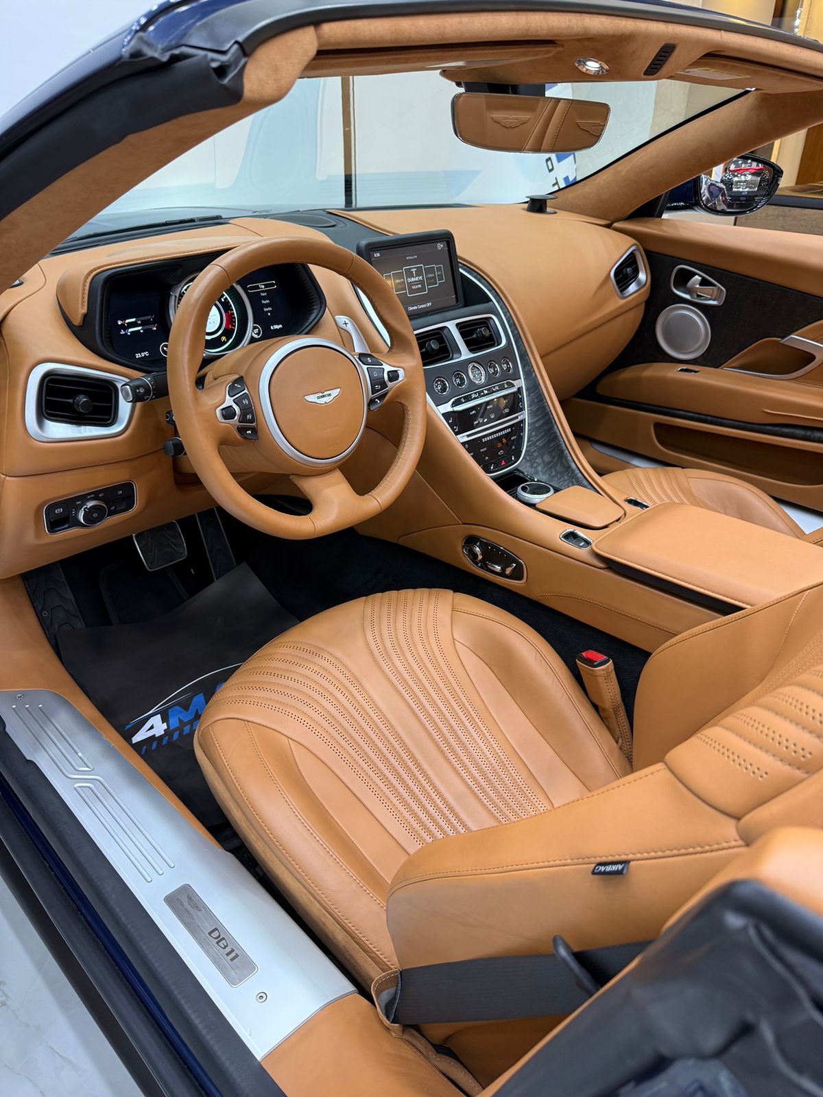 
								Aston Martin DB11 V8 Volante 2022 full									