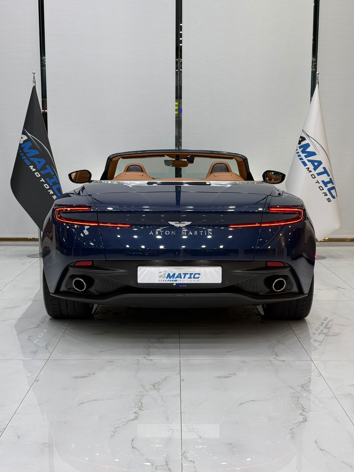 
								Aston Martin DB11 V8 Volante 2022 full									