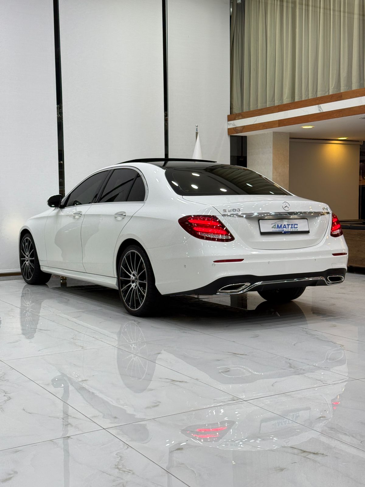 
								Mercedes-Benz E-Class E 200 2020 full									