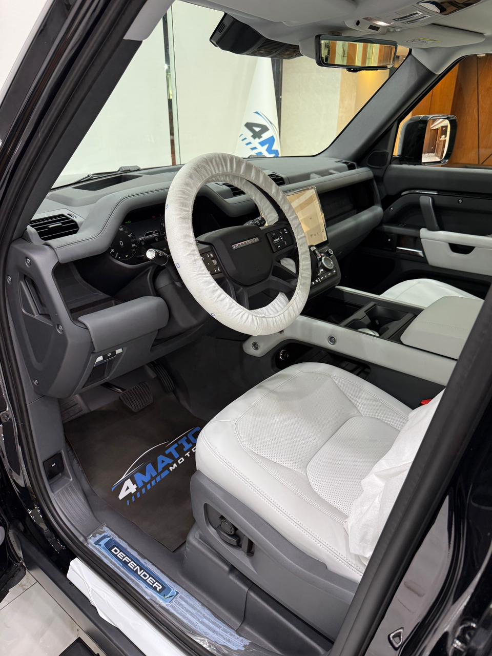 
								Land Rover Defender 110 X-Dynamic HSE 2026 full									