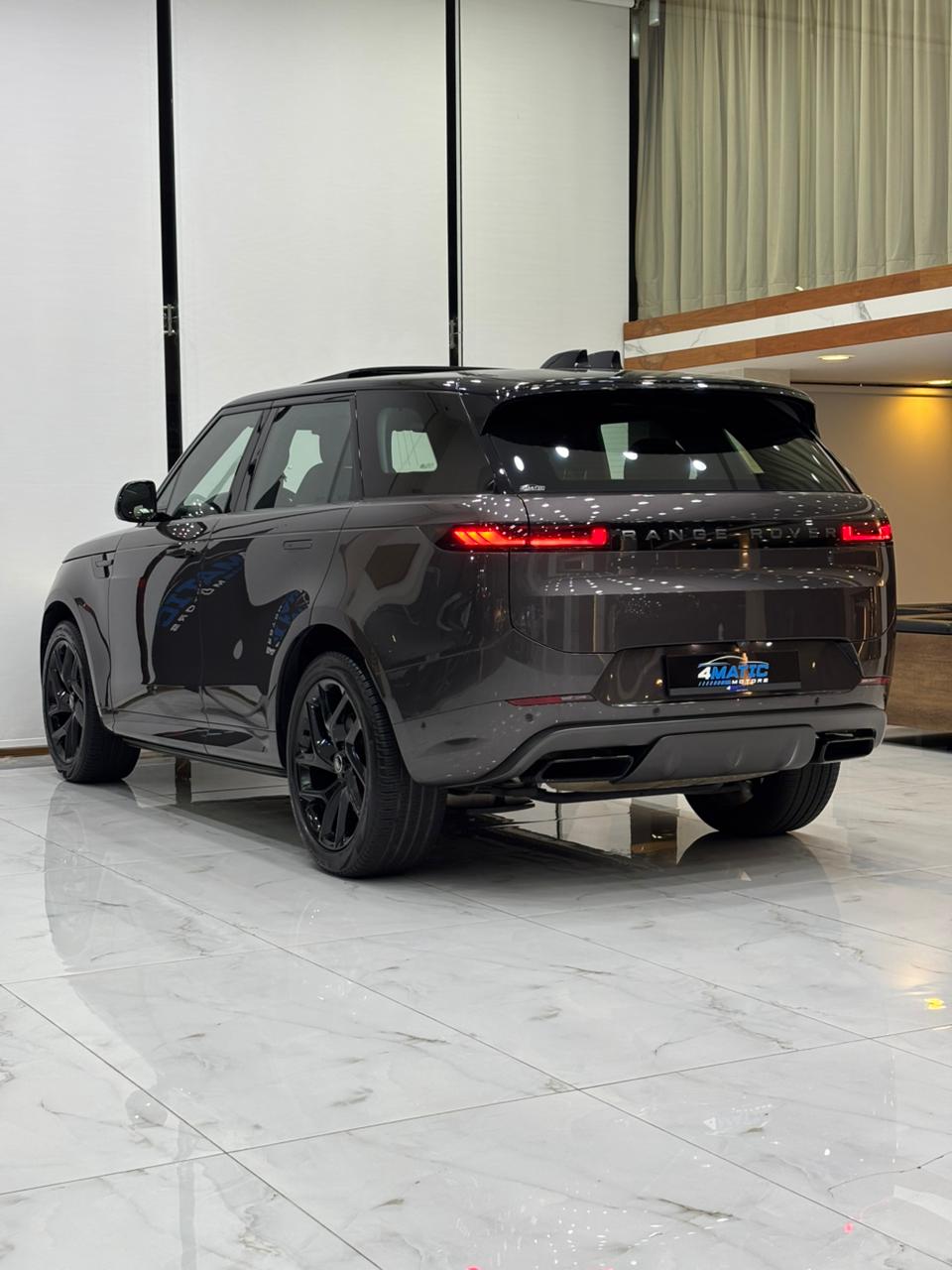 
								Land Rover Range Rover Sport SE Dynamic 2023 full									