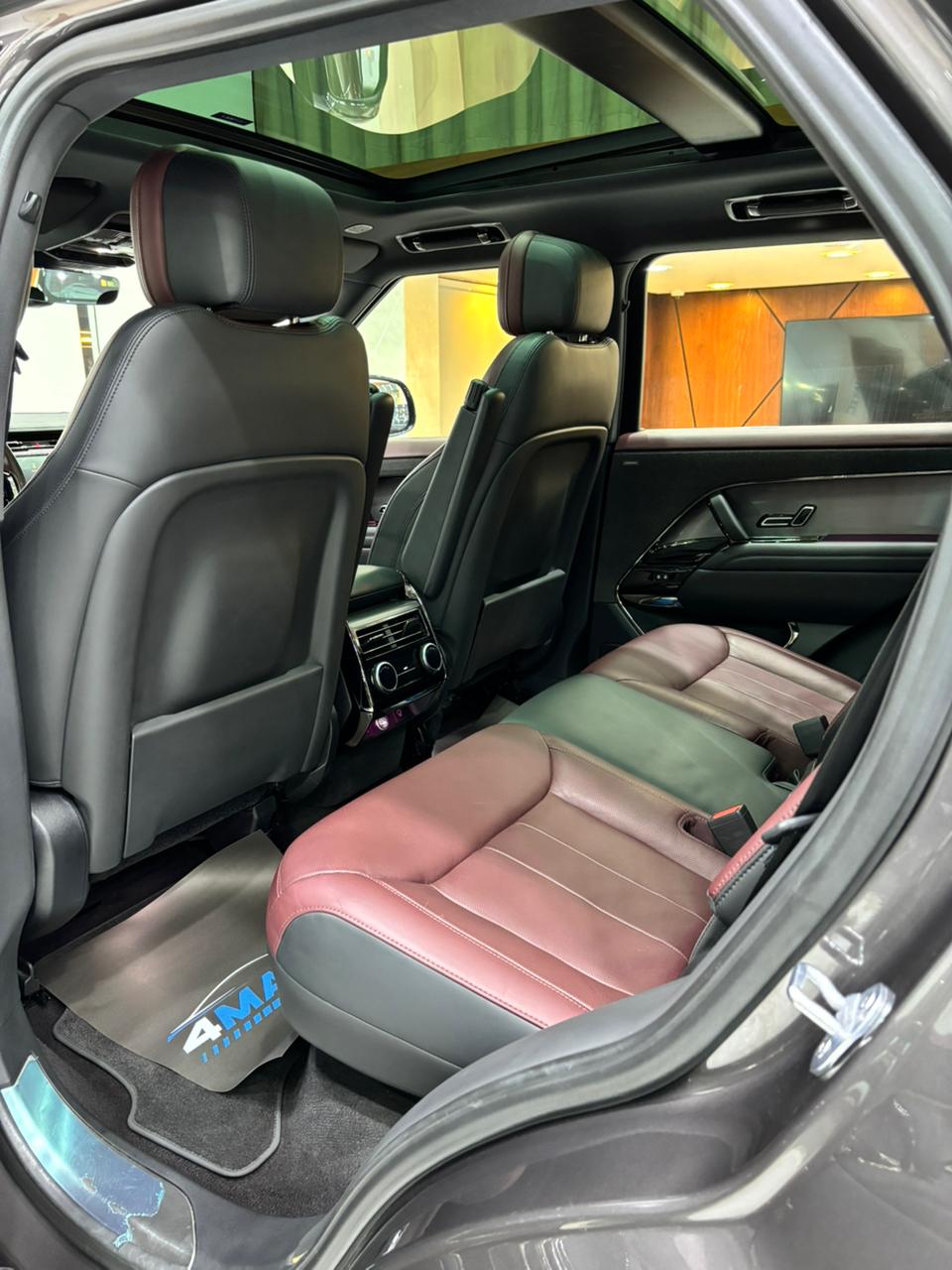 
								Land Rover Range Rover Sport SE Dynamic 2023 full									