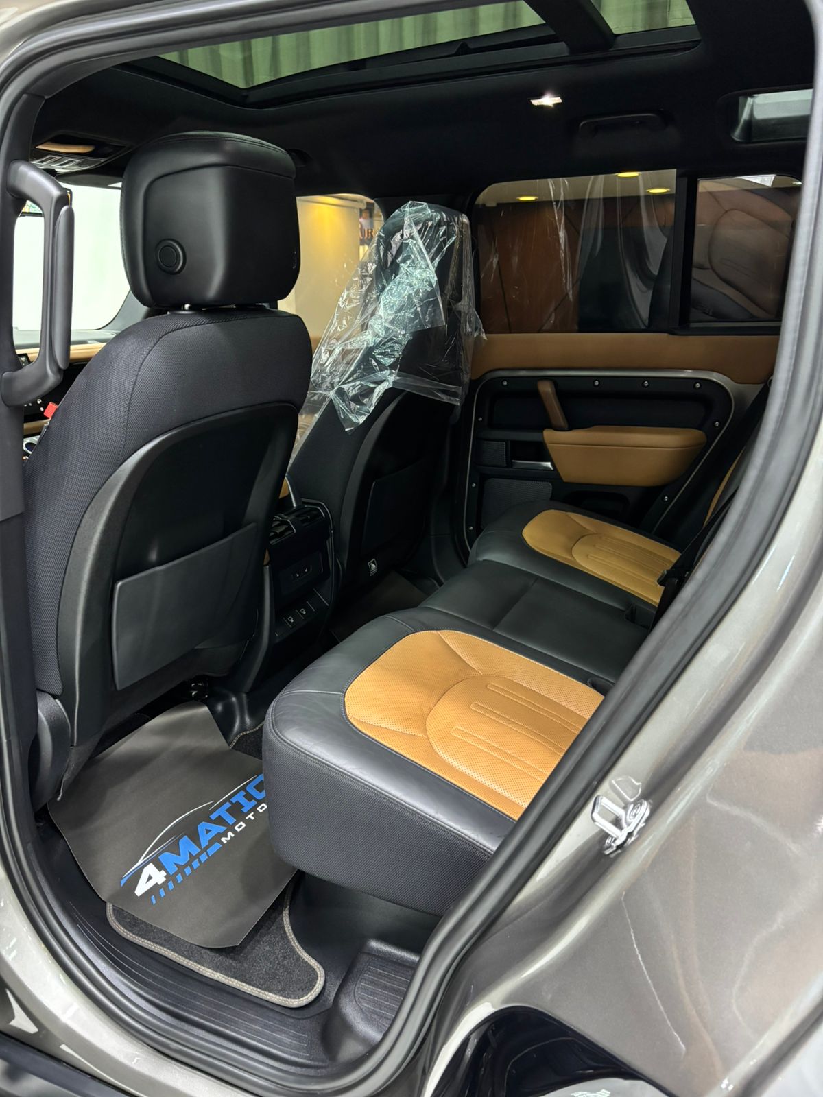 
								Land Rover Defender X (P400) 2023 full									