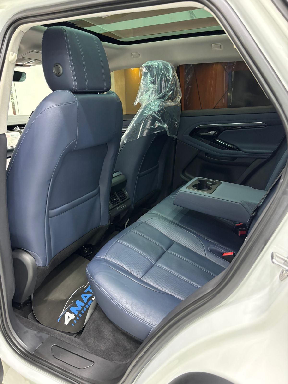 
								Land Rover Range Rover Evoque P200 S 2020 full									