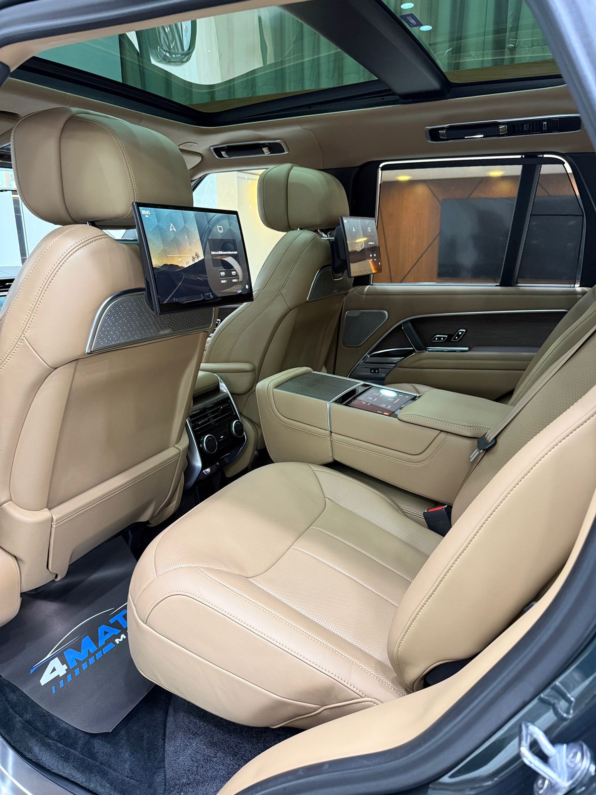 
								Land Rover Range Rover HSE P530 2023 full									