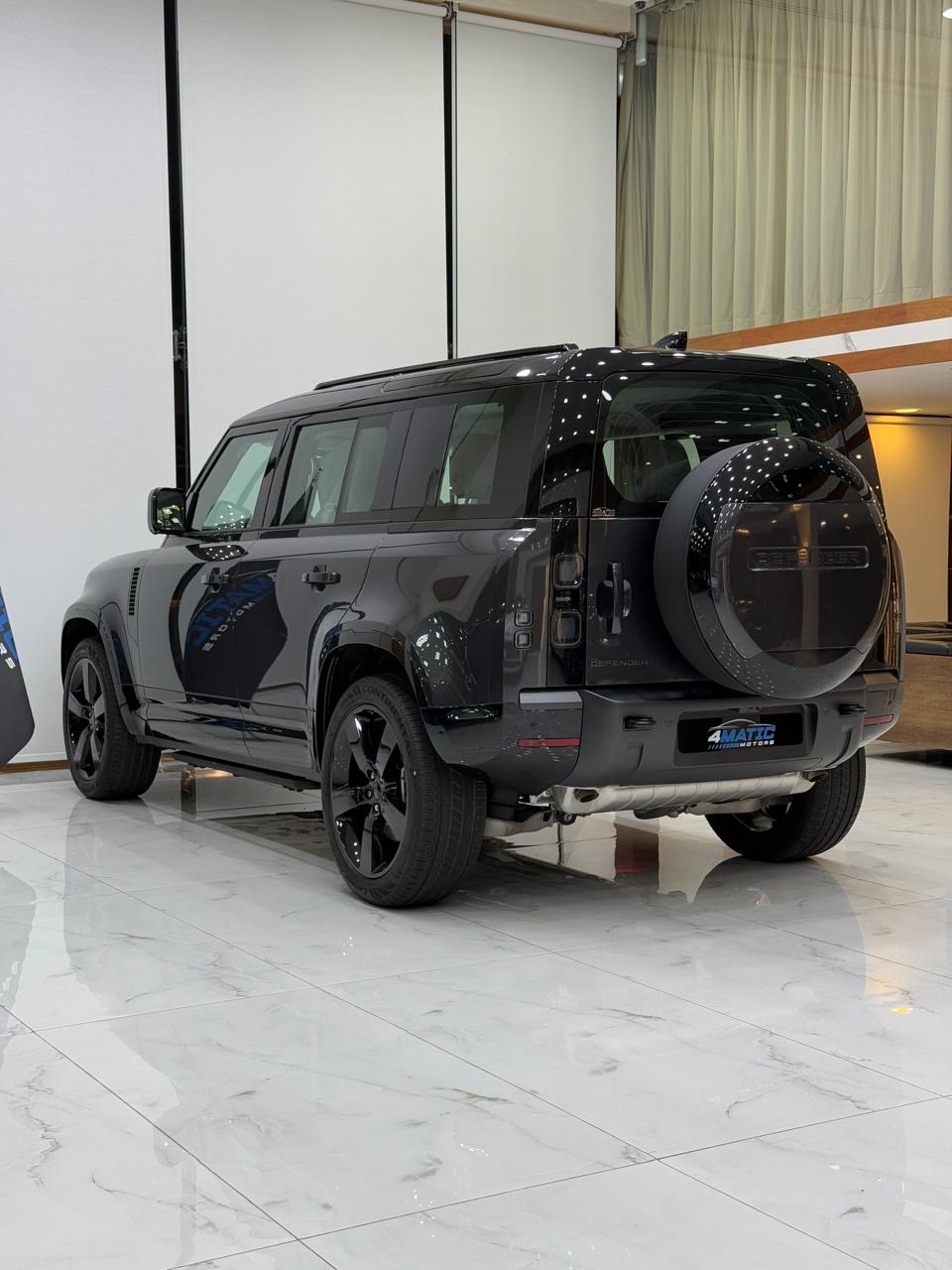 
								Land Rover Defender 110 X-Dynamic2026 full									