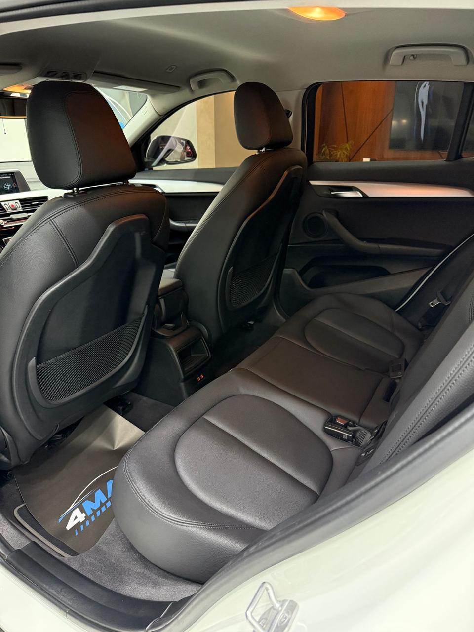 
								BMW X2 sDrive 20i 2020 full									