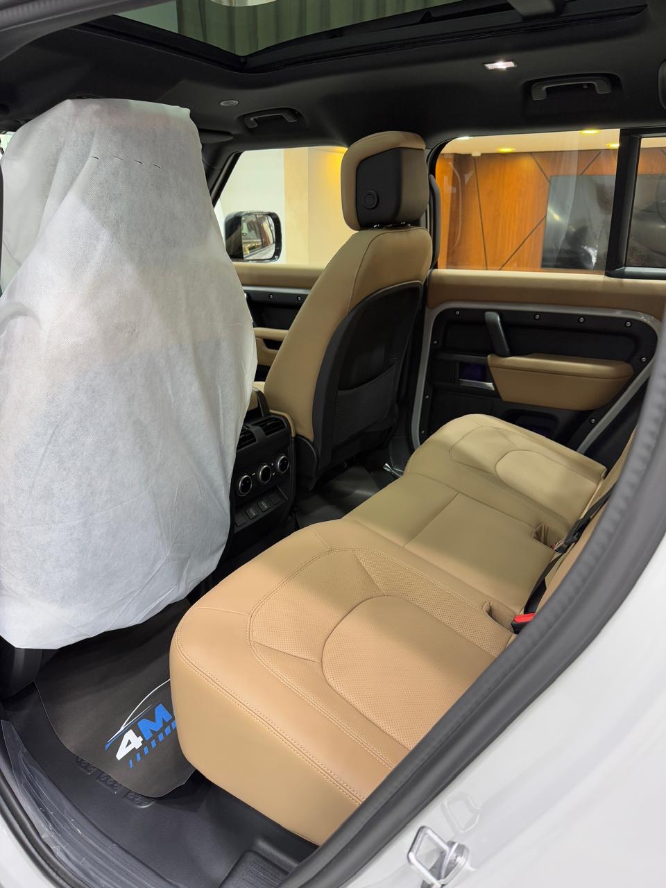 
								Land Rover Defender 110 X-Dynamic2026 full									