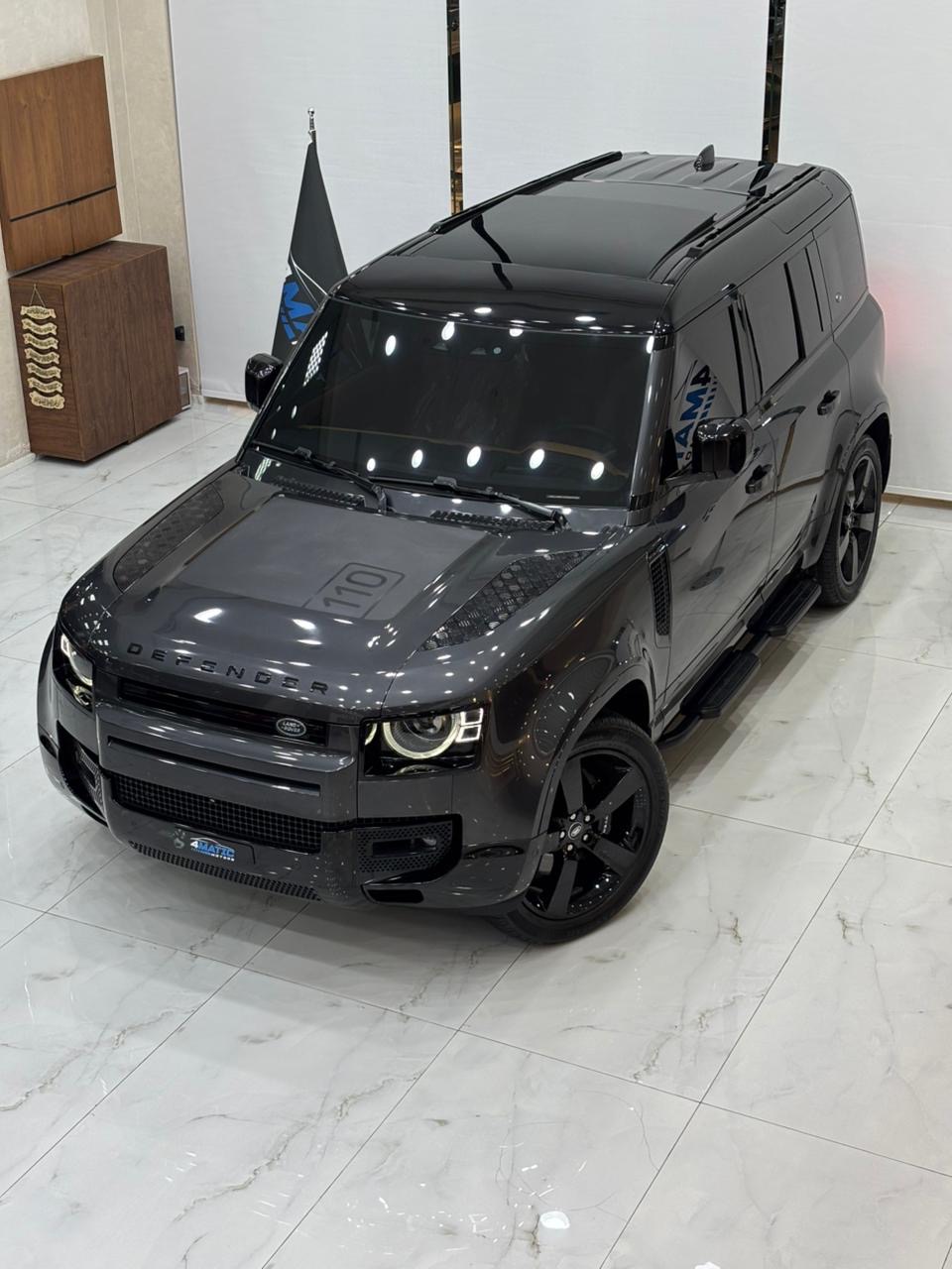 Land Rover Defender 110 HSE (P400) 2024