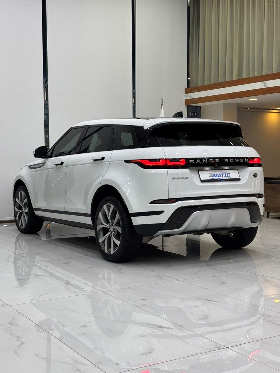 
								Land Rover Range Rover Evoque P200 SE 2021 full									