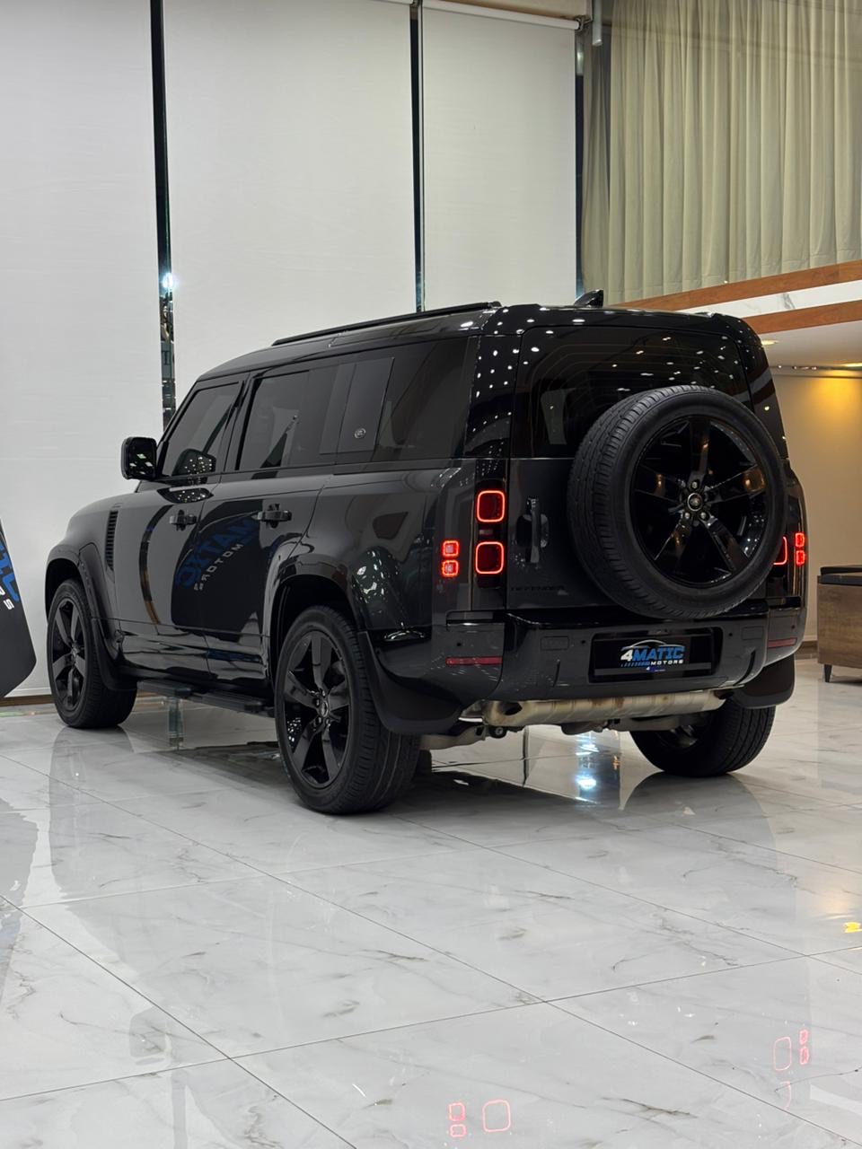 
								Land Rover Defender 110 HSE (P400) 2024 full									