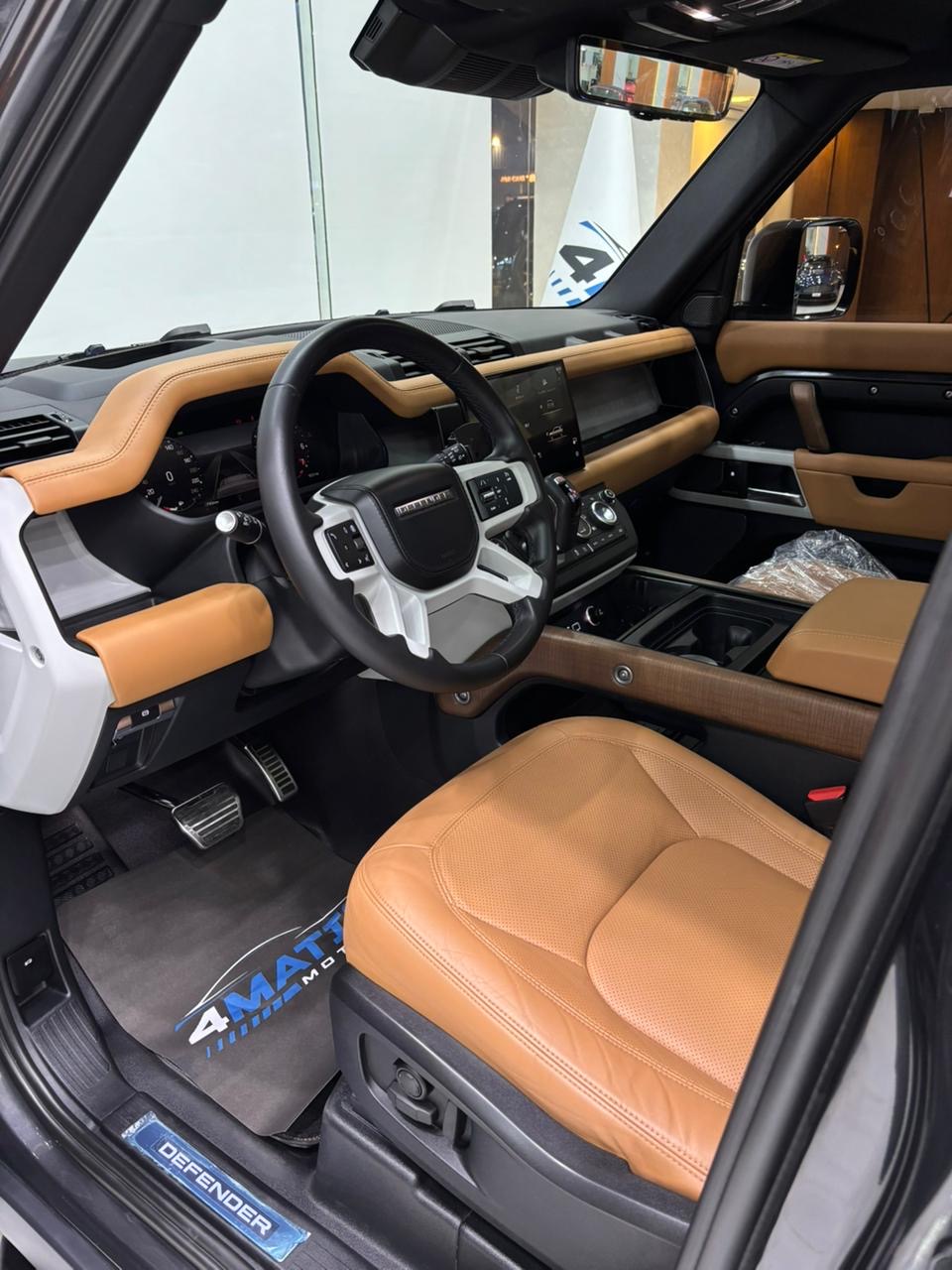 
								Land Rover Defender 110 HSE (P400) 2024 full									