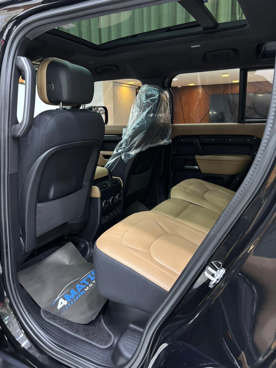 
								Land Rover Defender 110 P525 2025 full									