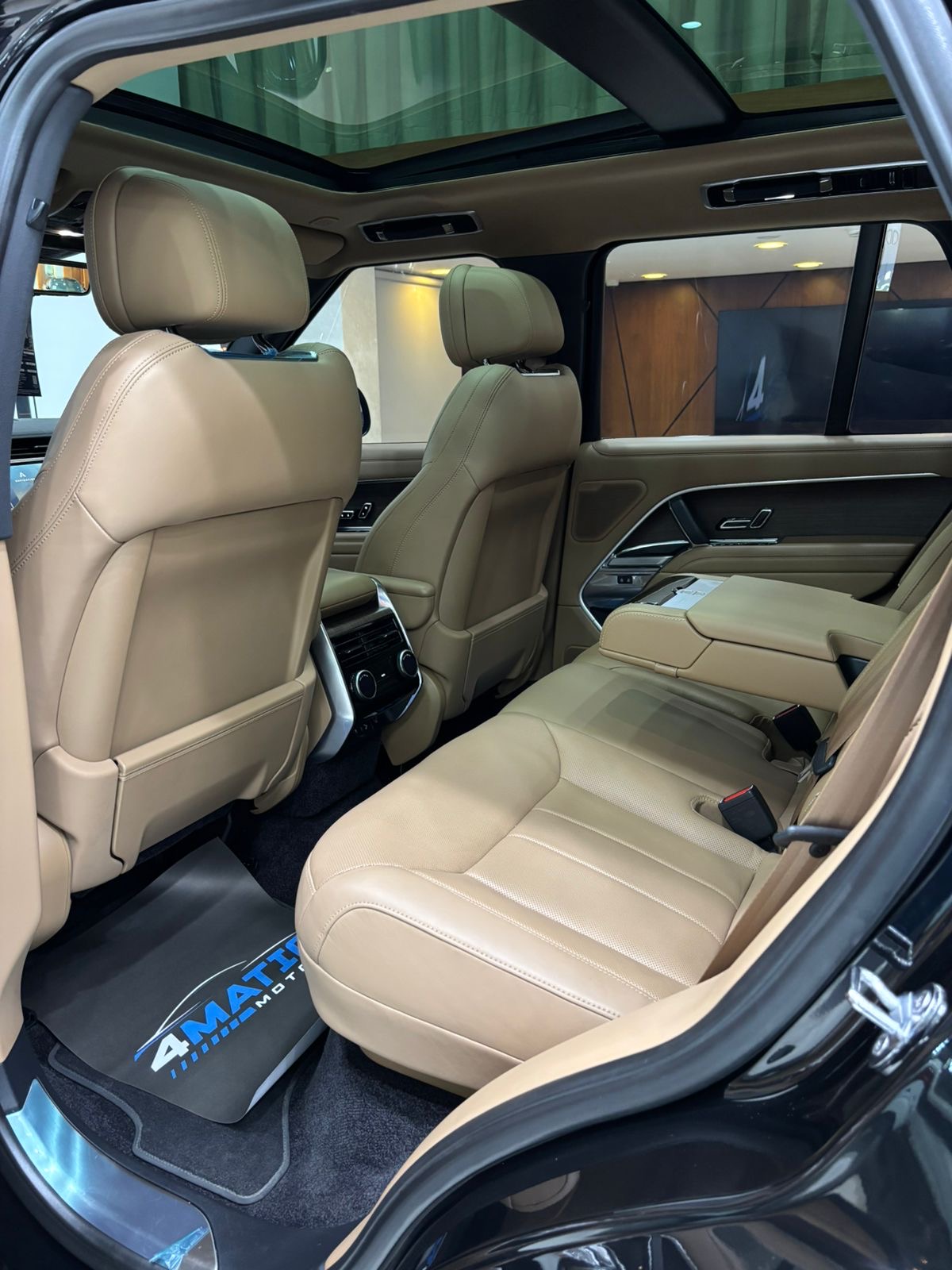 
								Land Rover Range Rover HSE P530 2024 full									