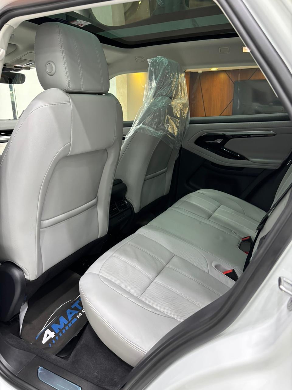 
								Land Rover Range Rover Evoque P200 SE 2021 full									