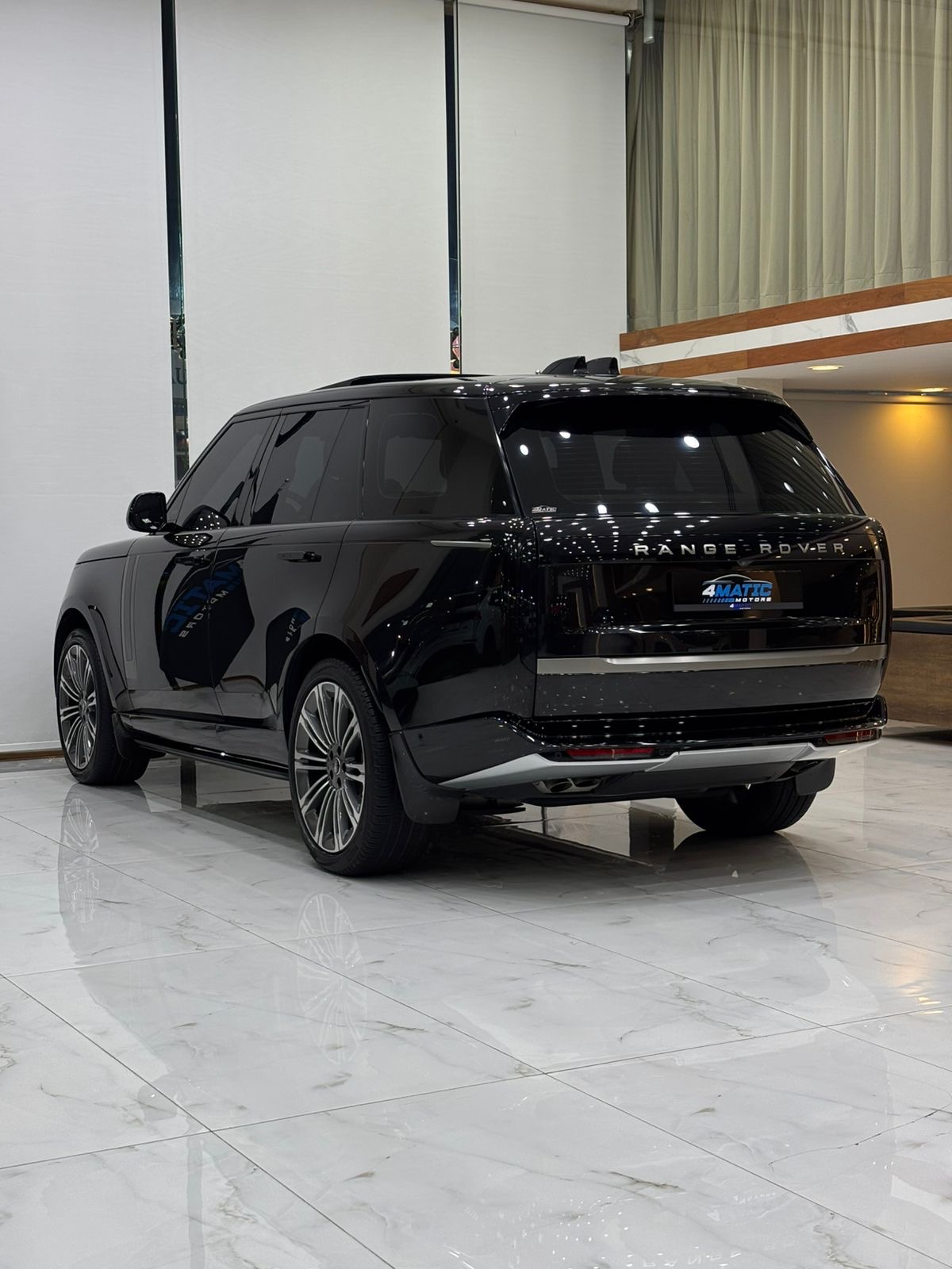 
								Land Rover Range Rover HSE P530 2024 full									