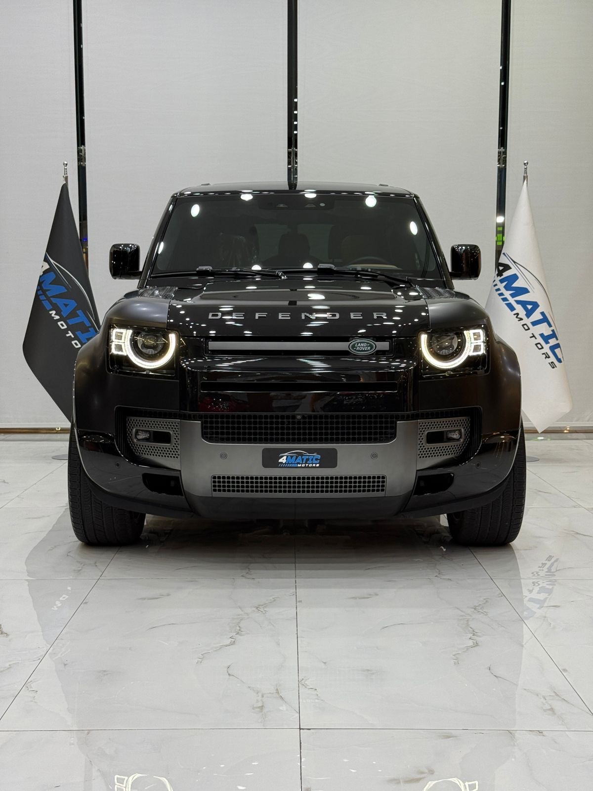 
								Land Rover Defender 90 P525 V8 Edition  2025 full									