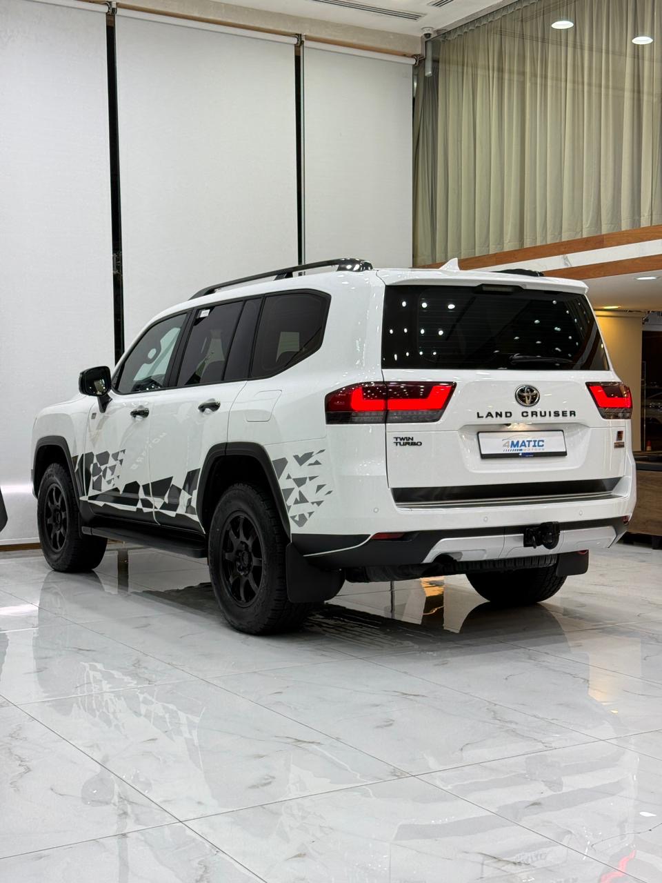 
								Toyota Land Cruiser GR Sport 2024 full									