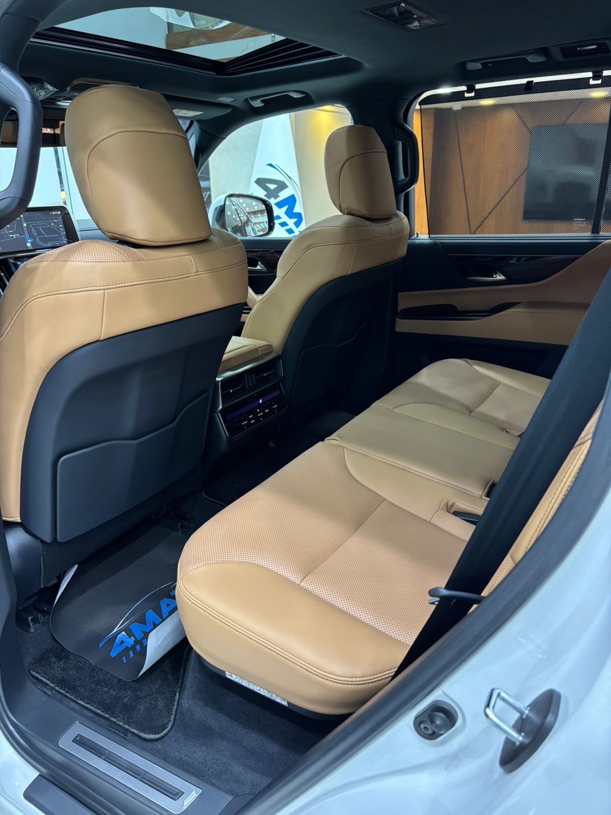 
								Lexus LX-Series LX 600 Prestige 2024 full									