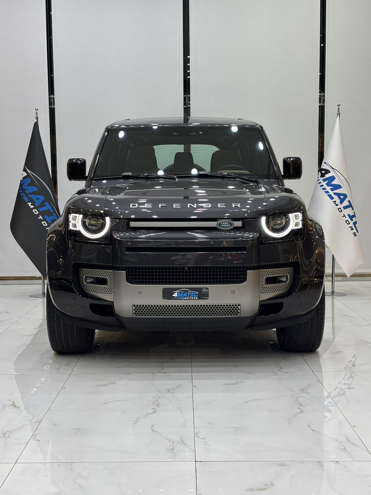 
								Land Rover Defender 110 X-Dynamic HSE 2025 full									