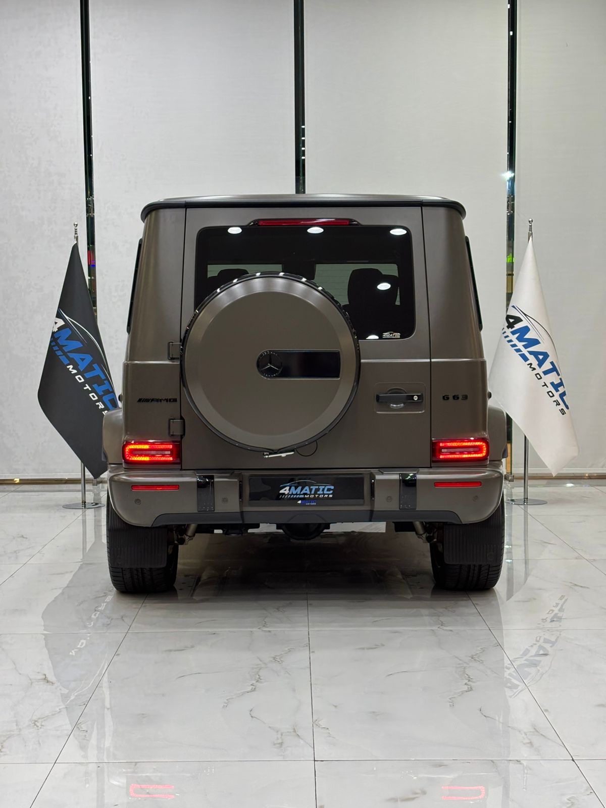 
								Mercedes-Benz G-Class G 63 AMG 2021 full									