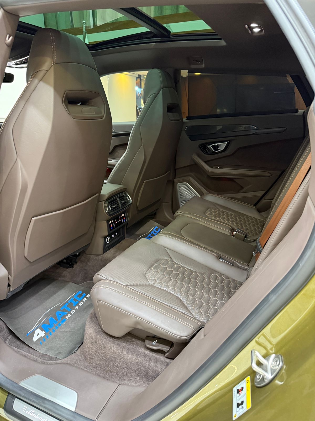 
								Lamborghini Urus S 2023 full									