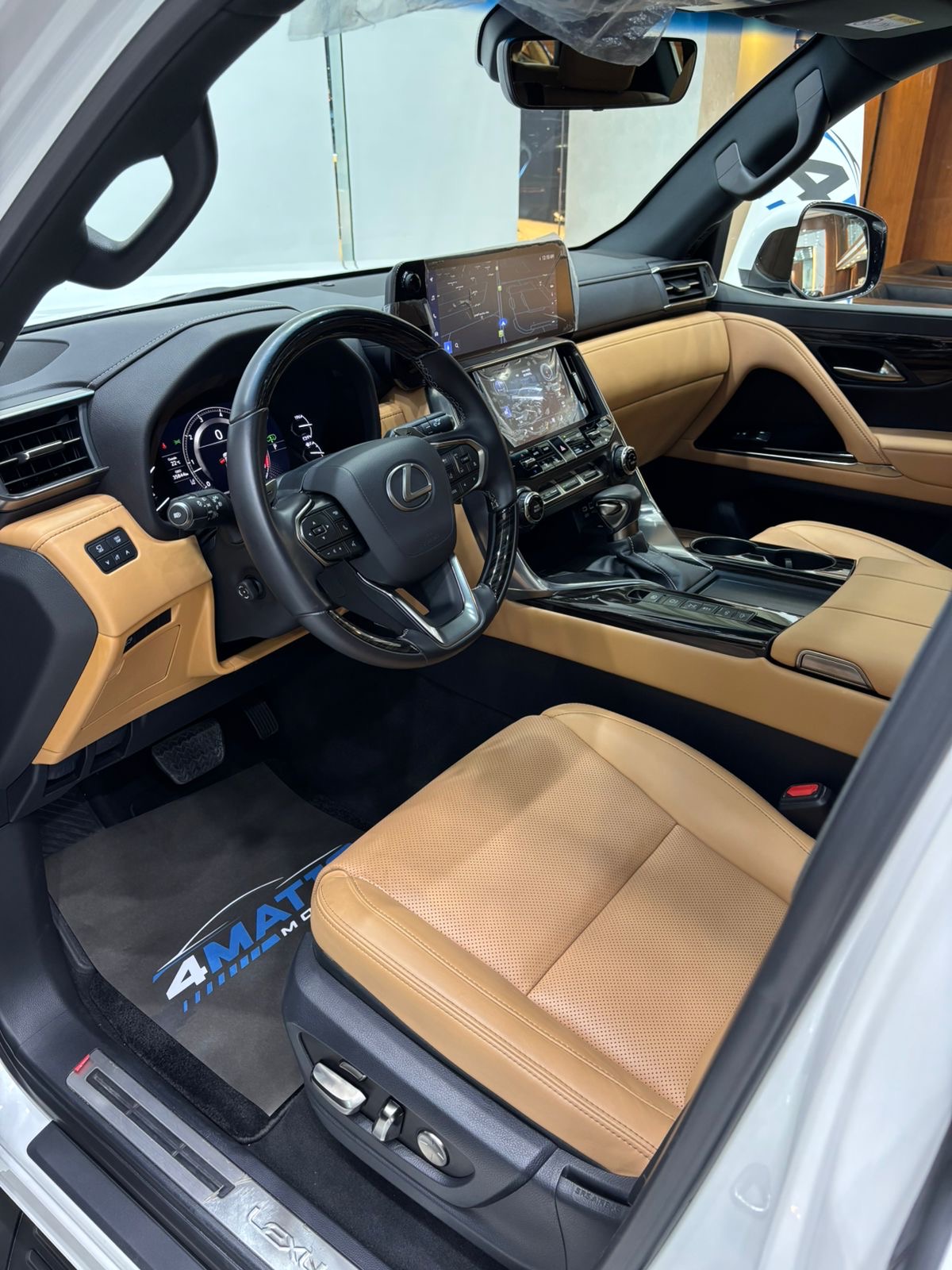 
								Lexus LX-Series LX 600 Prestige 2024 full									