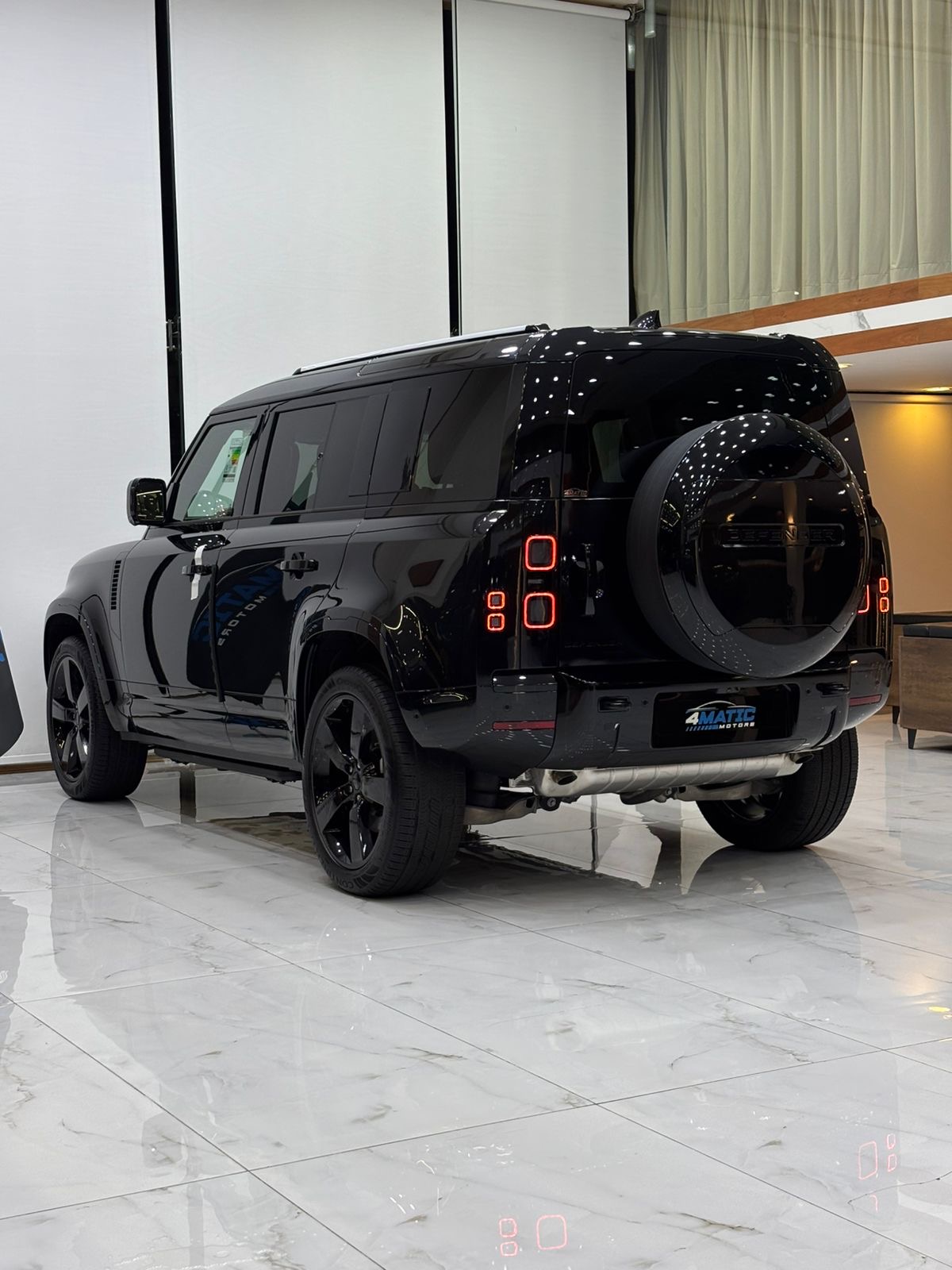 
								Land Rover Defender 110 X-Dynamic HSE 2026 full									