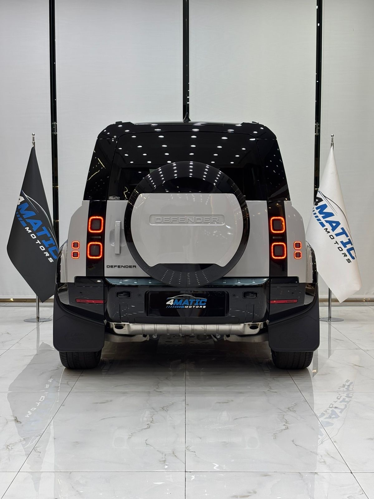 
								Land Rover Defender 110 X-Dynamic HSE 2026 full									