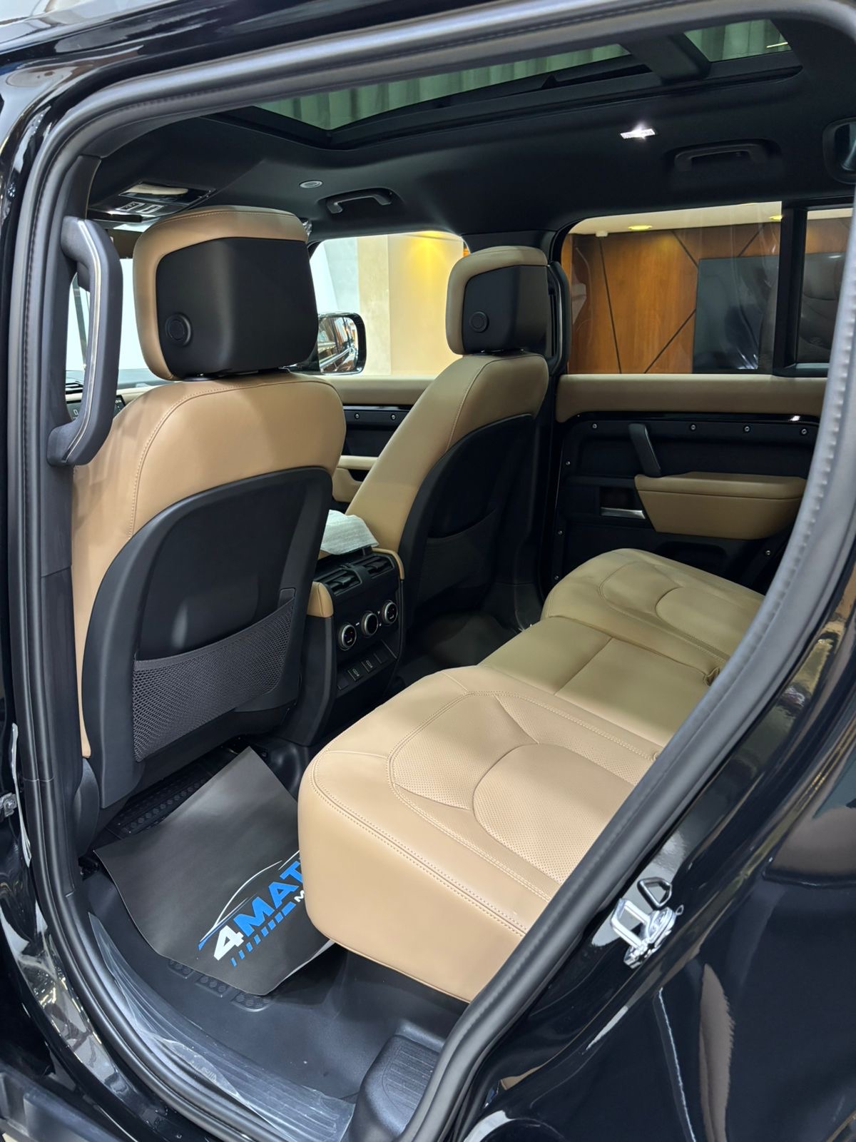 
								Land Rover Defender 110 X-Dynamic HSE 2026 full									