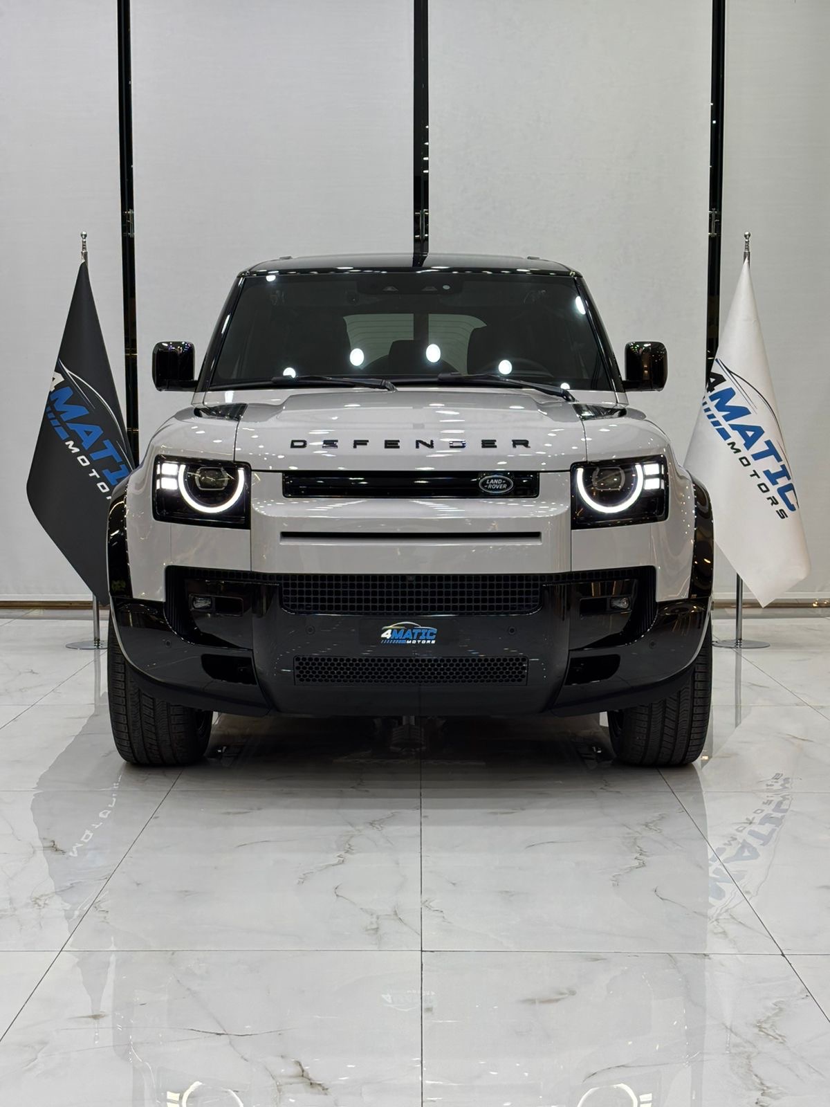 
								Land Rover Defender 110 X-Dynamic HSE 2026 full									