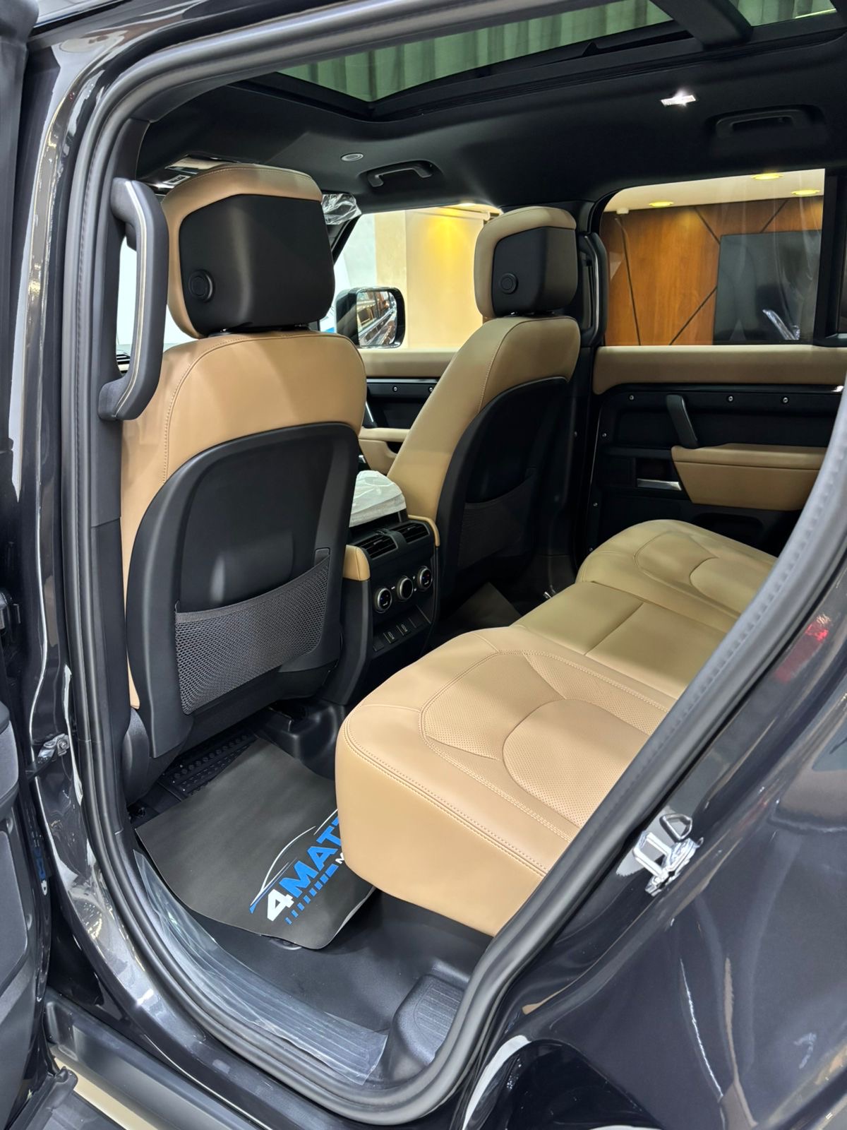 
								Land Rover Defender 110 X-Dynamic HSE 2026 full									