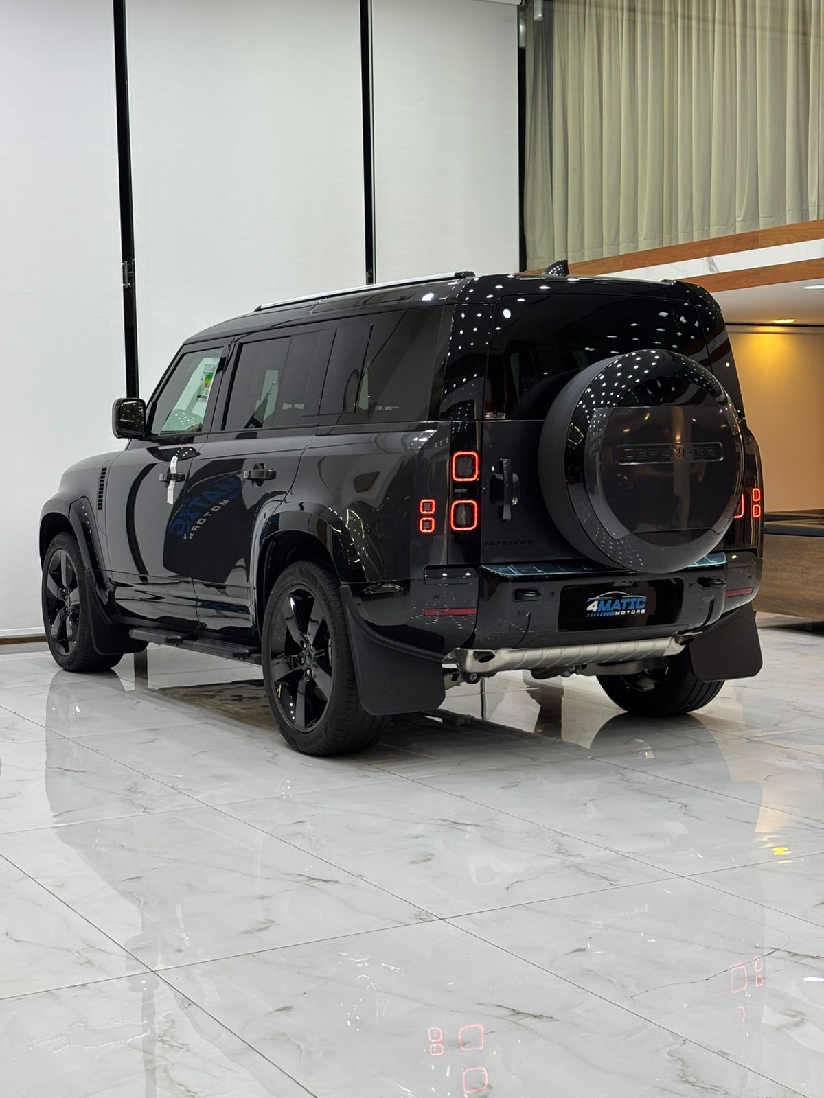 
								Land Rover Defender 110 X-Dynamic HSE 2026 full									