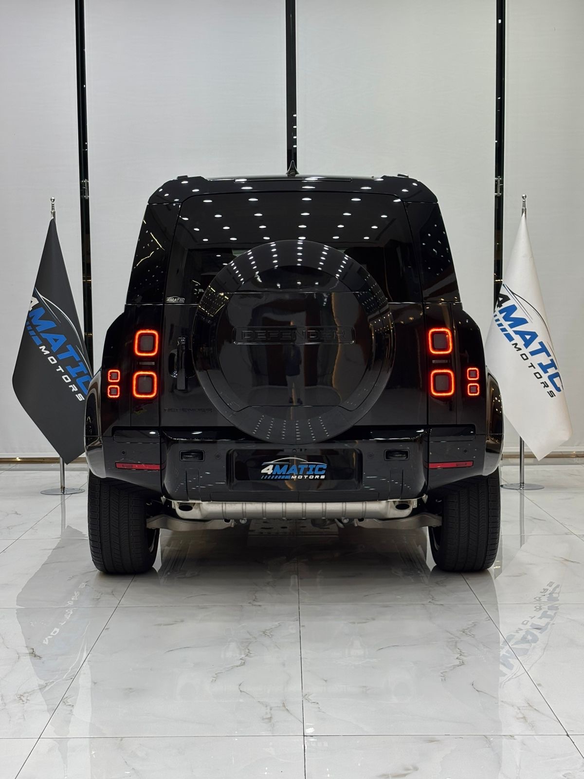 
								Land Rover Defender 110 X-Dynamic HSE 2026 full									