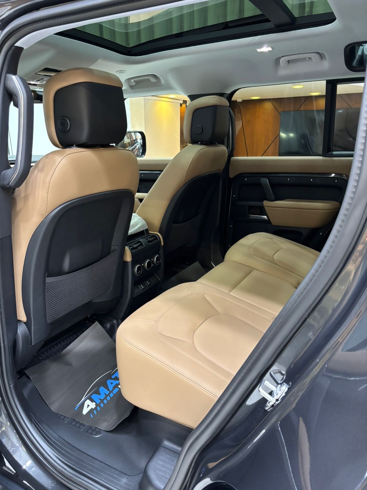 
								Land Rover Defender 110 X-Dynamic HSE 2026 full									