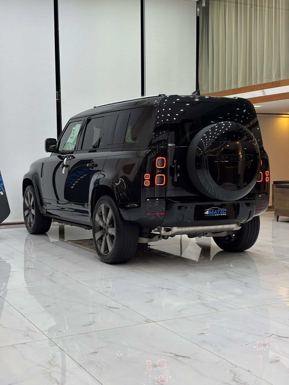 
								Land Rover Defender 110 X-Dynamic HSE 2026 full									