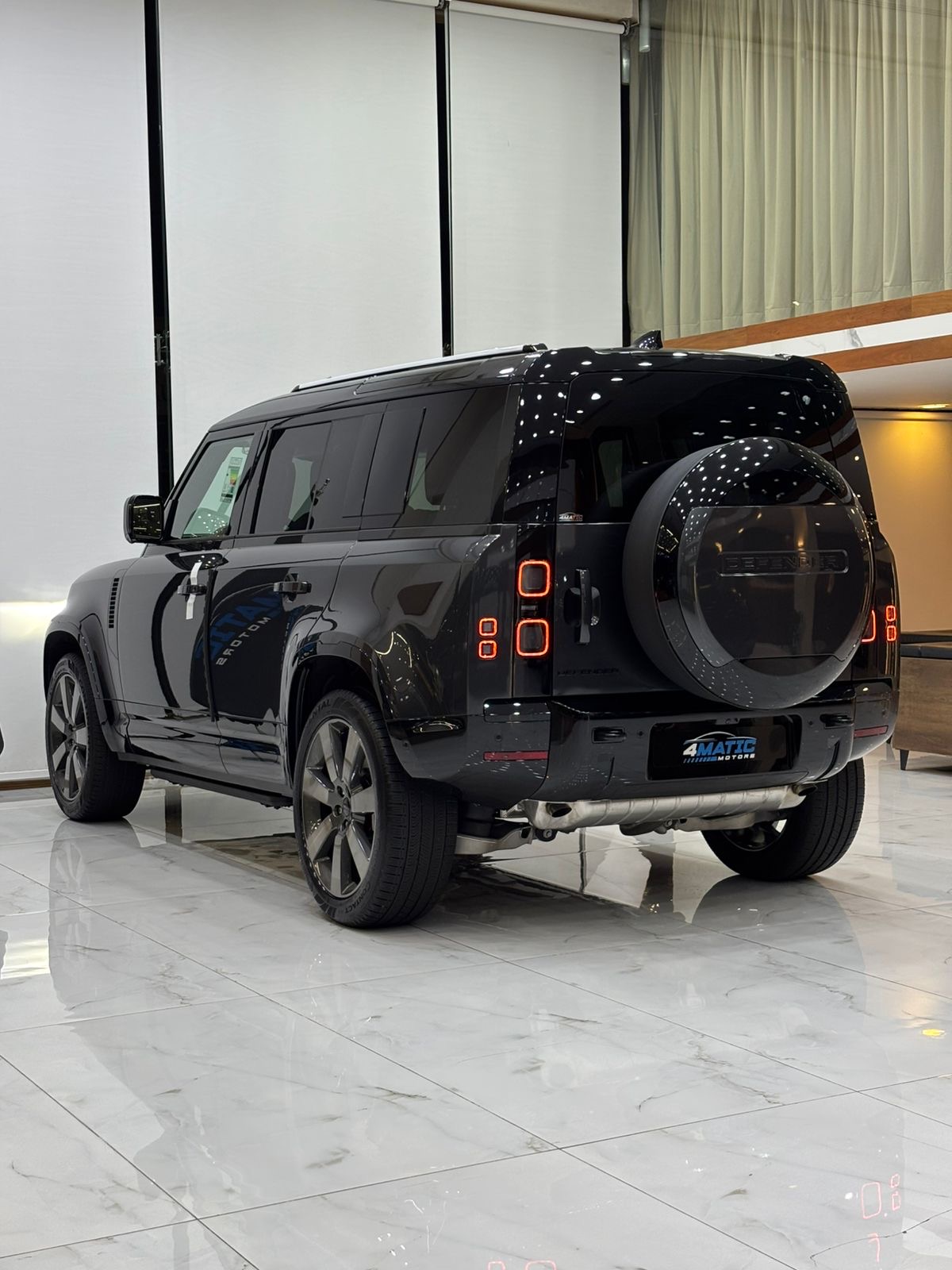 
								Land Rover Defender 110 X-Dynamic HSE 2026 full									