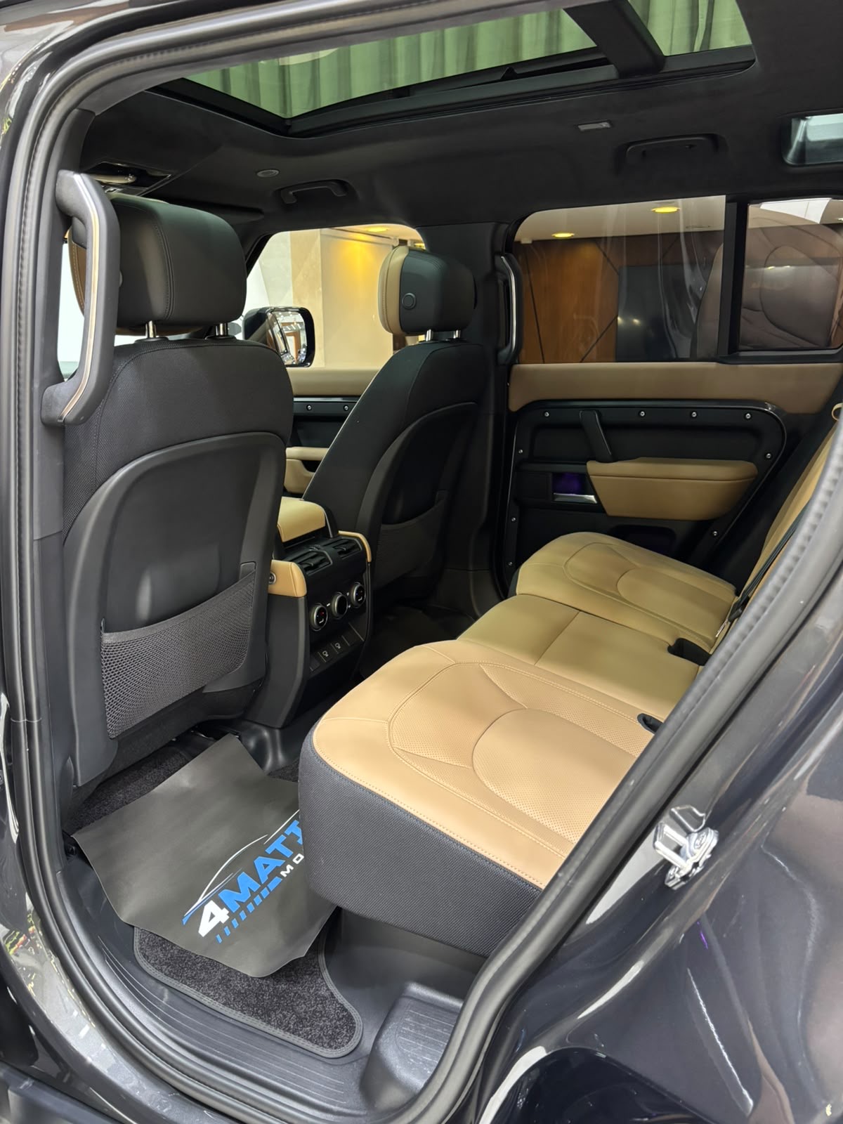 
								Land Rover Defender 110 V8 Edition P525 2025 full									