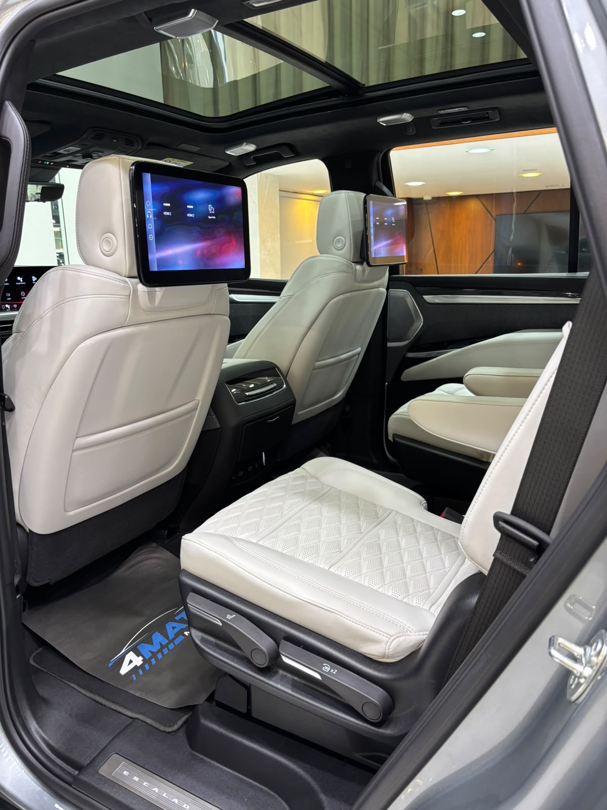 
								Cadillac Escalade V 2025 full									