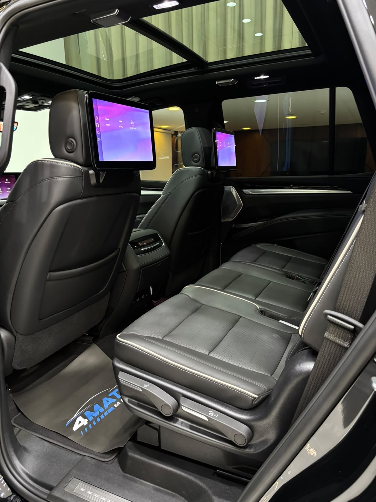 
								Cadillac Escalade Sport 2025 full									