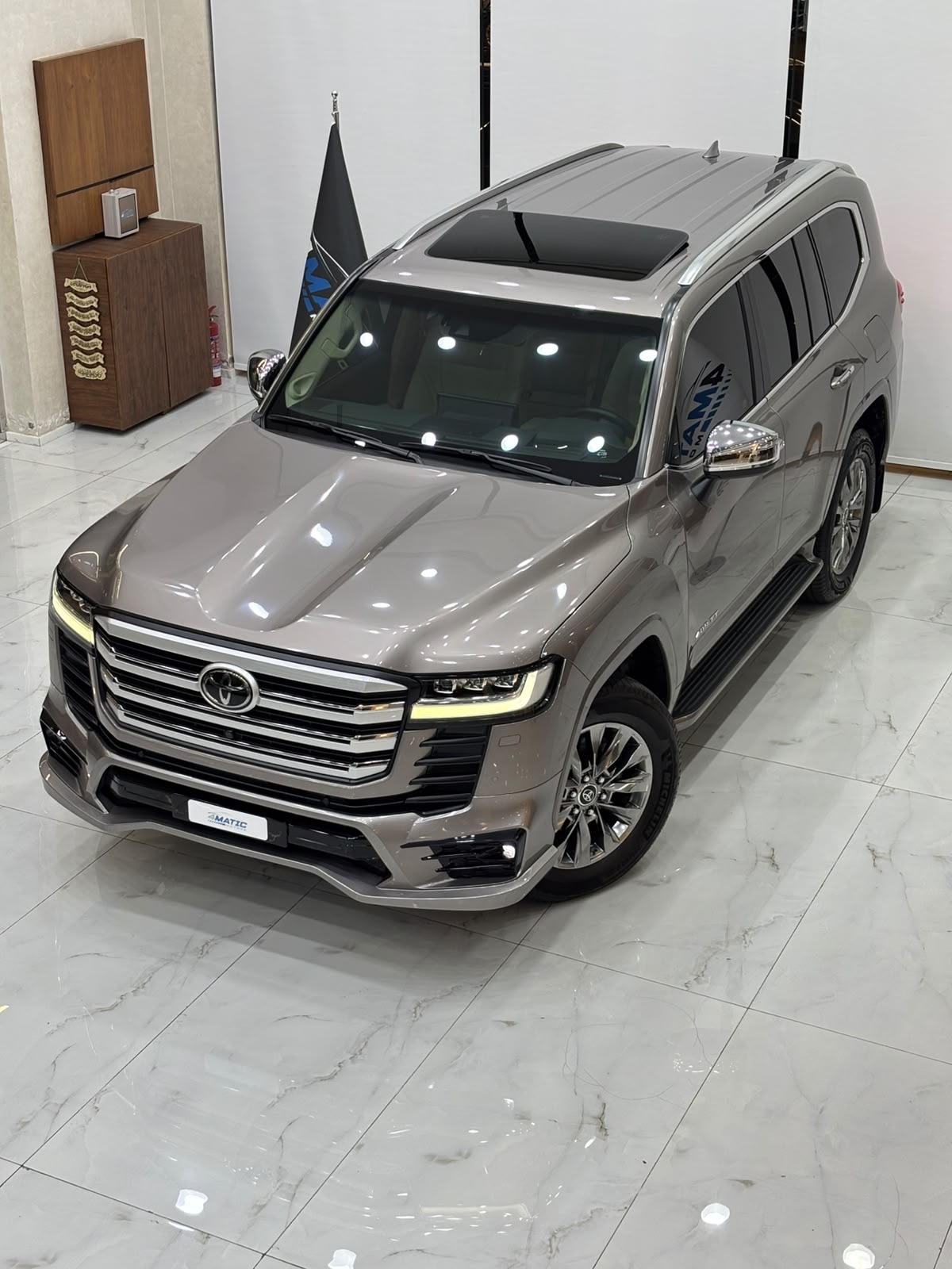 Toyota Land Cruiser VXR 2023