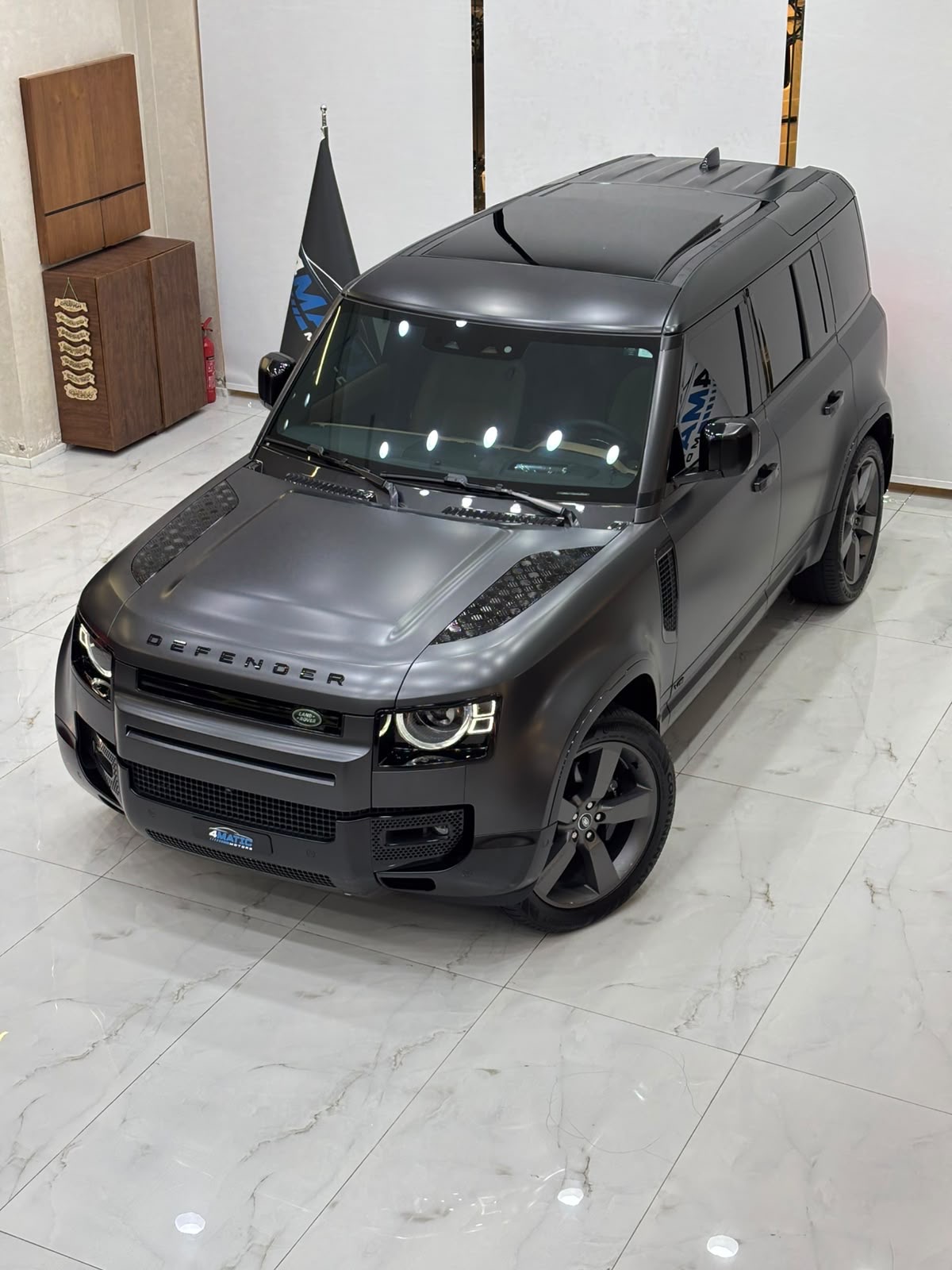 Land Rover Defender 110 V8 Edition P525 2025