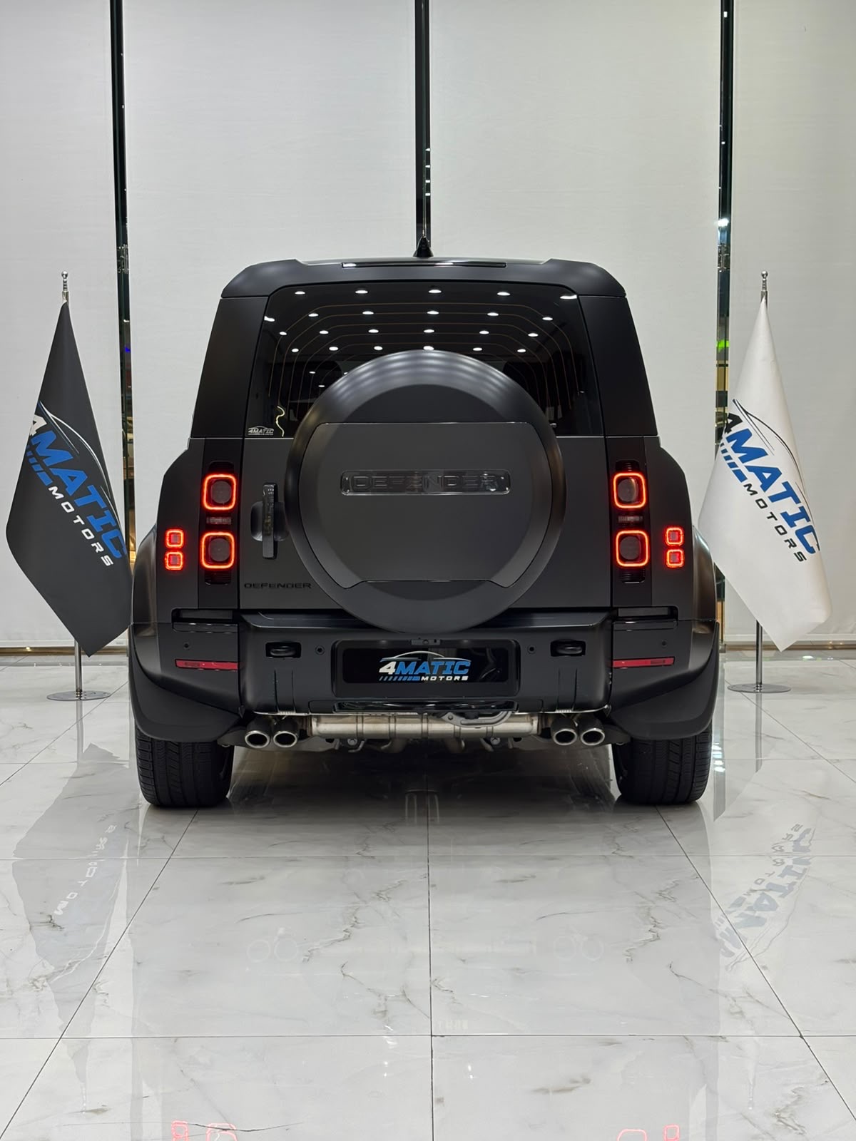 
								Land Rover Defender 110 V8 Edition P525 2025 full									