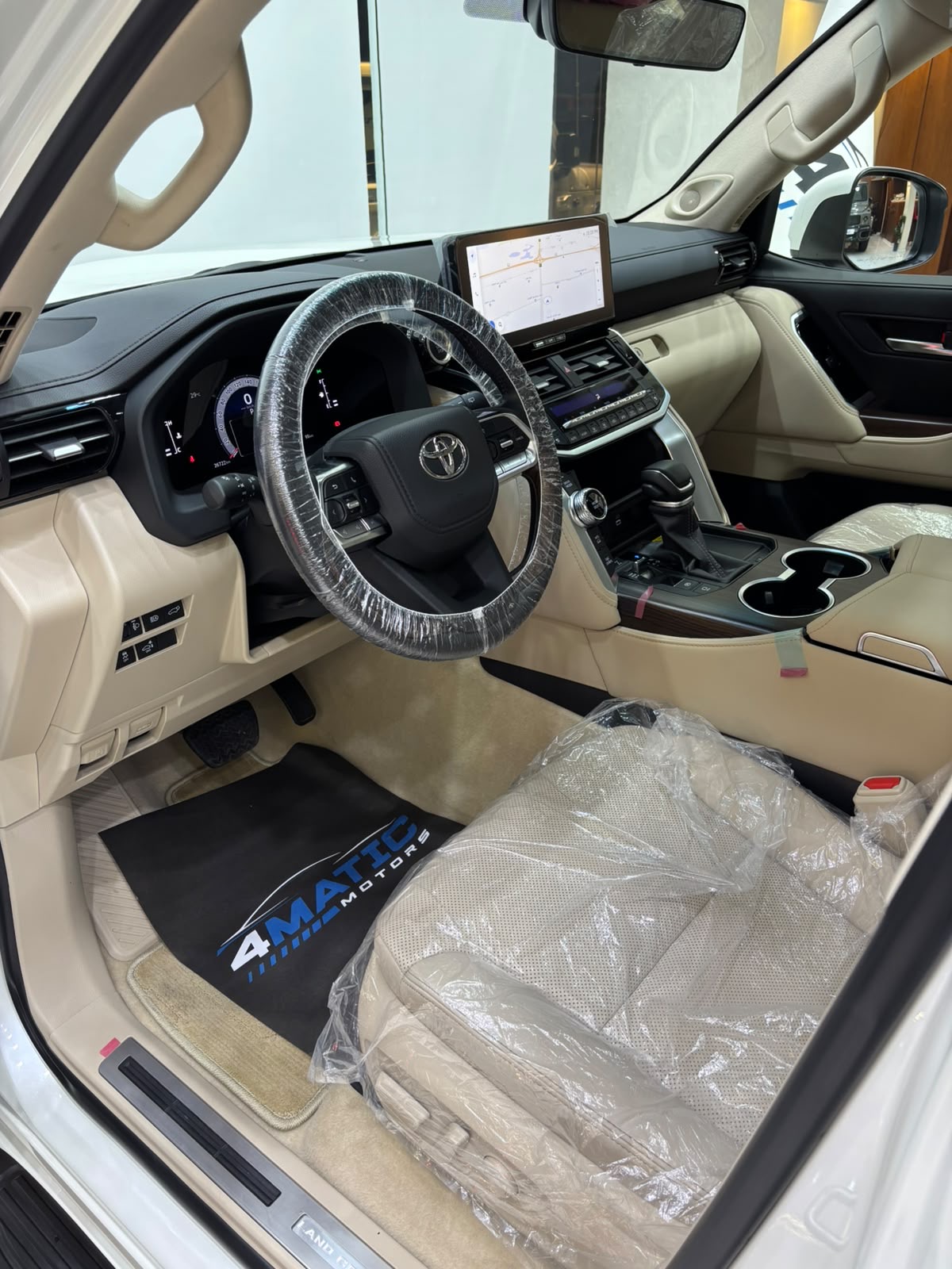 
								Toyota Land Cruiser GXR 2025 full									
